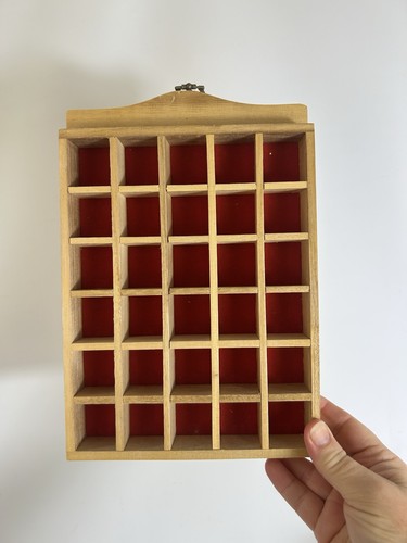 Vintage display shelf - display, /