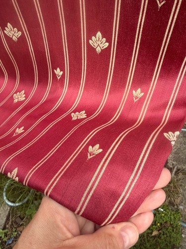 Vintage red gold regal - gold,