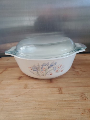 Vintage pyrex blue - blue, round