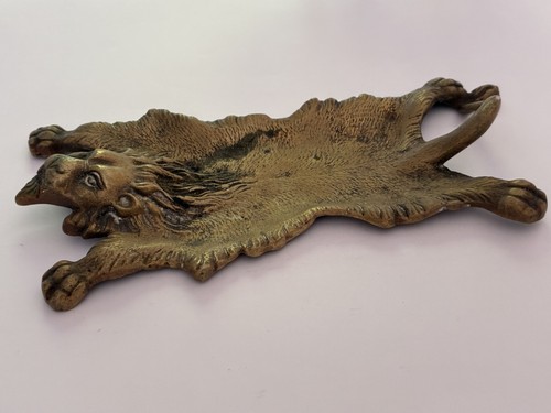 Vintage brass lion skin - brass,