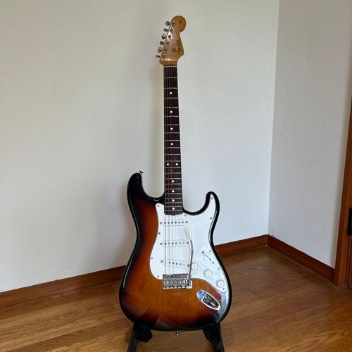Fender japan st62 serial - st62-65,
