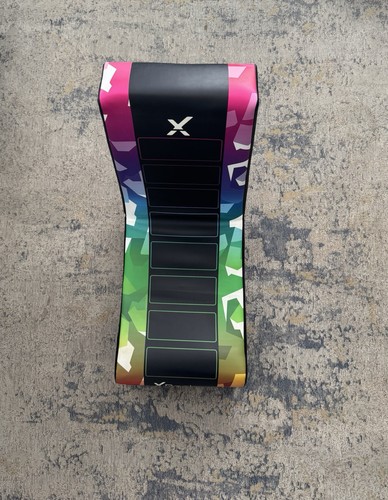 Rocker foldable gaming floor - x,