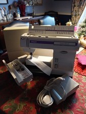 PFAFF 1525 SEWING MACHINE WITH