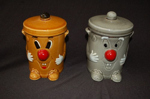 Pair vintage collectable - pair,