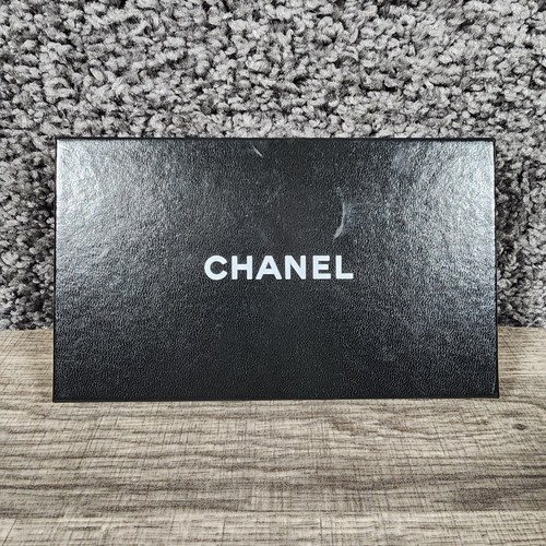 Chanel empty 8x5 presentation - chanel,