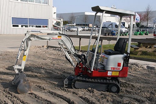 Takeuchi 108 mini digger - takeuchi, tb