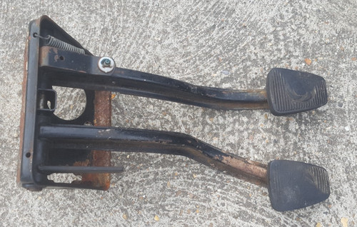 Triumph stag manual pedal box - triumph,