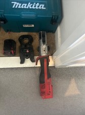 Novopress crimper for cutting pipe. Comes with battery and 42m jaw