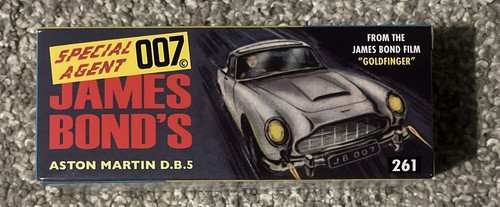 Corgi james bond aston martin - corgi,