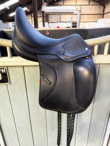 Amerigo dressage saddle - dressage, 17.5in