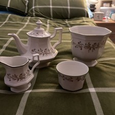 Eternal Beau Large Tea Pot