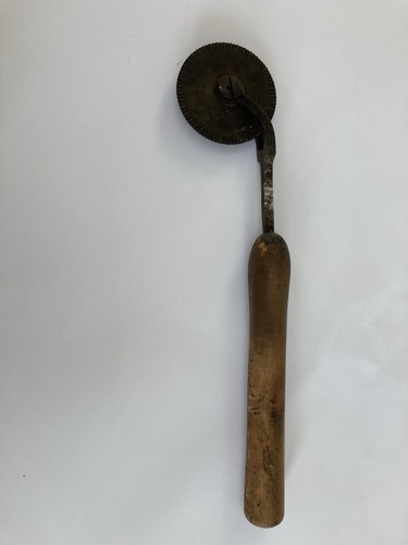 Bookbinding vintage finishing