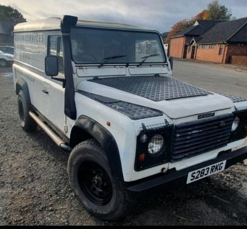 Land rover defender steel - rover,