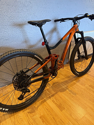 Giant trance mountain - x,