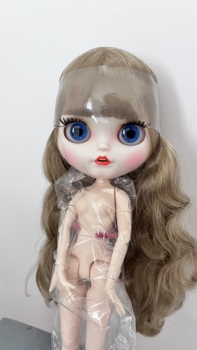 Lovely blythe doll - lovely,