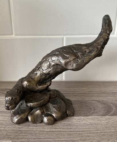 Frith sculpture otter - sculpture,