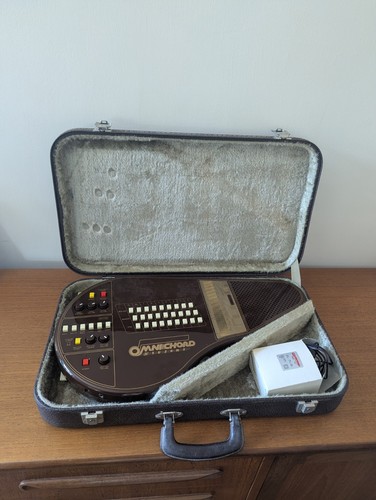 Suzuki omnichord with - suzuki, om-27