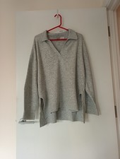 Jumper soft, fine knit with a