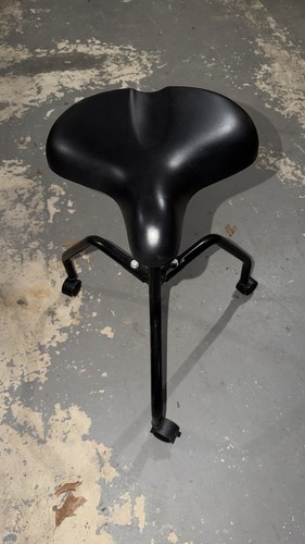Black adjustable saddle stool - black,