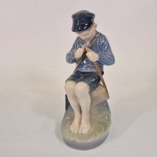 Royal copenhagen figure 905 - royal,