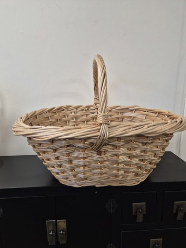 Wicker basket handle storage - wicker,