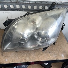 Toyota Avensis Headlight