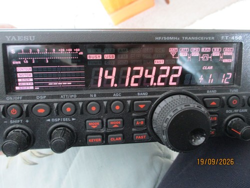 Yaesu 450 ham transceiver - 450,