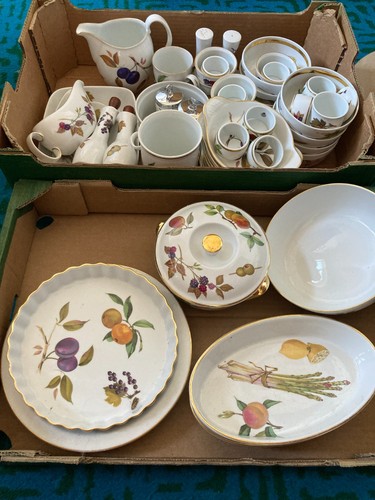 Royal worcester evesham gold - worcester,