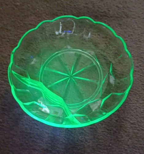 Stolzle uranium green glass - stolzle,