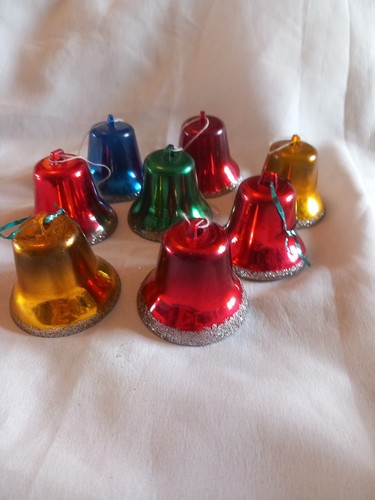 Vintage plastic bells made - 8,