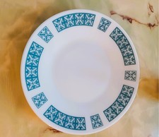 Set of 4 Vintage Pyrex Belmont Dinner Plates Made in England  10" diameter