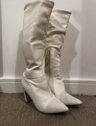 Public desire white knee - white,