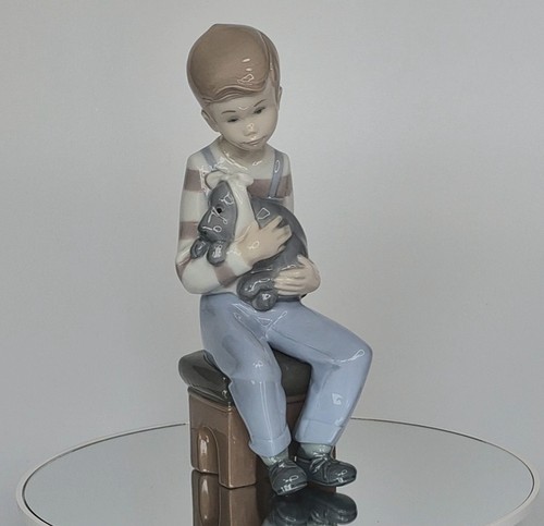 Lladro nao boy - boy, on