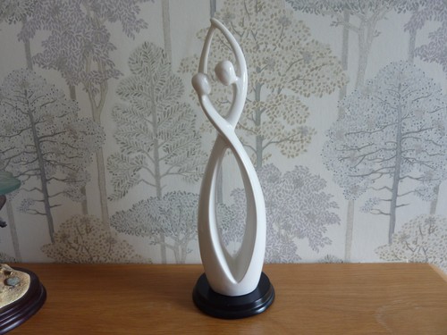 Circle love enesco - of, by