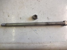 YAMAHA FZ600 TDM850 FZR600 FZR400 MT -SWING ARM SHAFT & NUT 290x 16 46X-22141-00