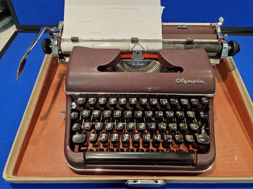 Vintage olympia portable - vintage,