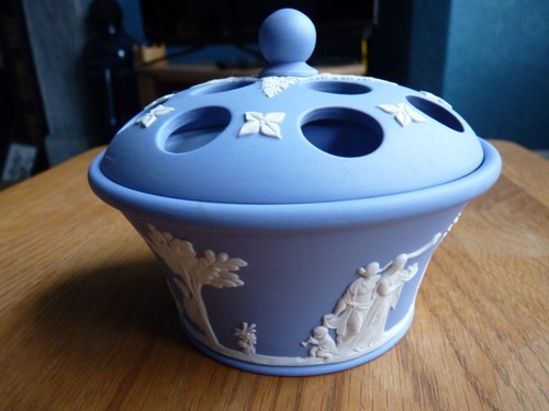 Wedgwood jasper ware blue pot - blue,