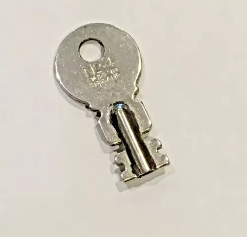 Singer featherweight case key - singer,