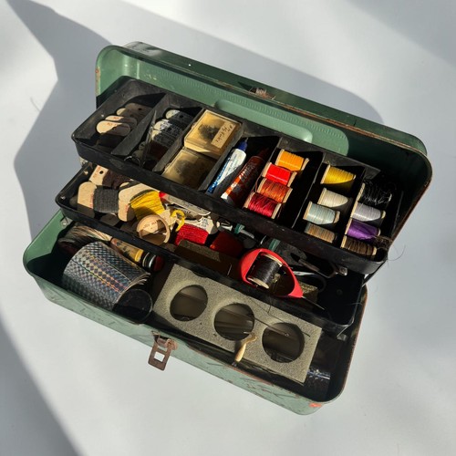 Vintage fly tying - fly, kit