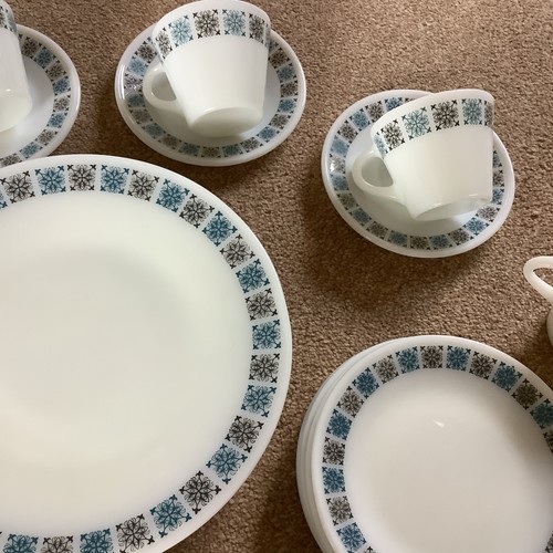 Pyrex chelsea pattern - chelsea,
