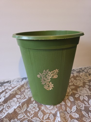 Vintage avocado green - avocado, plastic
