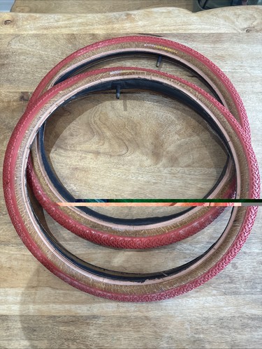 Red panaracer tyres - red,