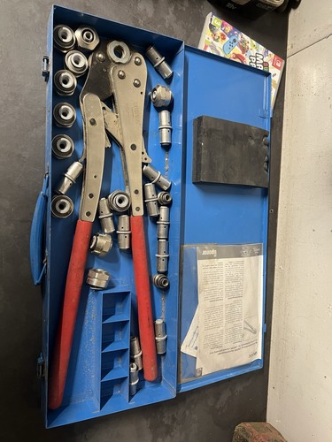 Uponor manual pressing tool - uponor,