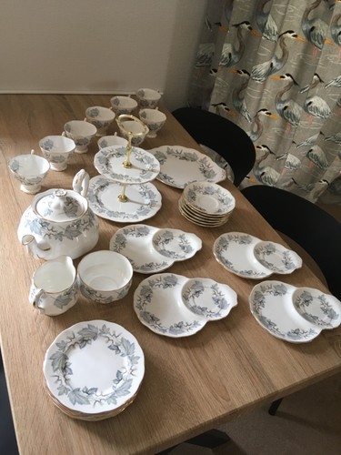 Vintage royal albert silver - royal,
