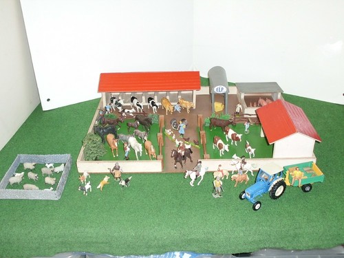Britains elf wooden farm - wooden,