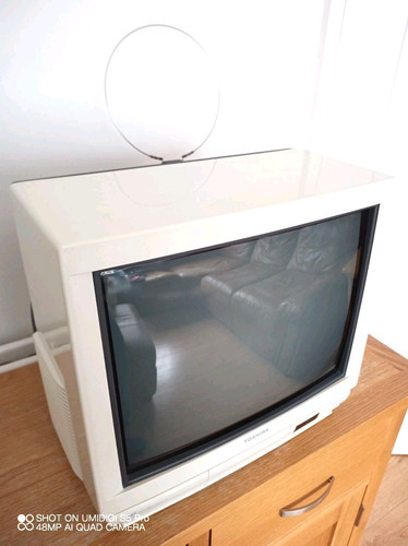 Toshiba 156t9b crt tv in - 156t9b, 15"