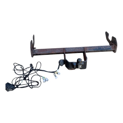 Toyota hilux tow bar with - toyota,