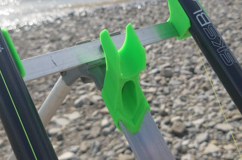 Fishing rod centre tripod rest - centre,