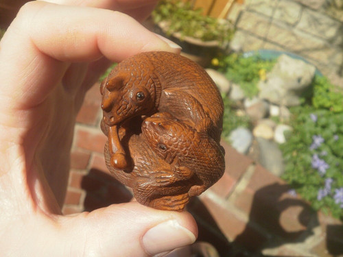 Hand carved wood - 2b.., netsuke