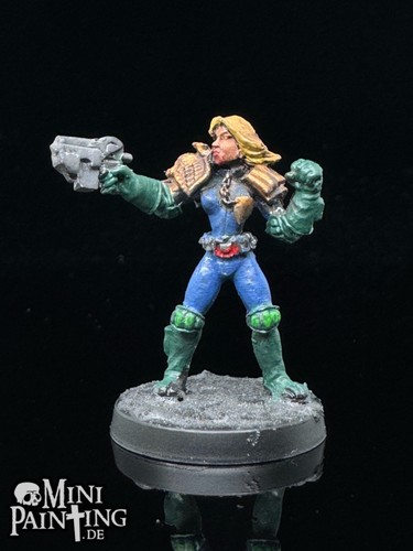 Judge dredd miniatures game - judge,